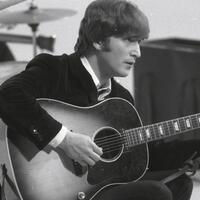 gitar-john-lennon-laku-400-ribu-pound-inilah-5-barang-artis-dengan-harga-fantastis