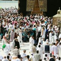 khawatir-corona-arab-saudi-larang-warganya-umrah