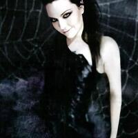 kisah-hidup--amy-lynn-lee-si-gothic-rock-superstar-otaknya-evanescence