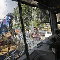istri-irjen-pol-boy-rafli-kecelakaan-mobil-dengan-bus-transj