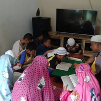 adem-ada-polisi-kendari-berikan-bimbingan-belajar-al-quran