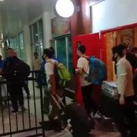 viral-video-tka-di-bandara-haluoleo-kapolda-mereka-pulang-dari-perpanjangan-visa