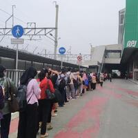 antrean-penumpang-transj-mengular-parah-ketua-dprd-kritik-kebijakan-anies