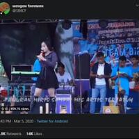 duh-biduan-dangdut-quotpukulquot-penonton-pakai-mic-karena-diperlakukan-kasar