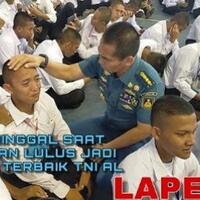 sujud-di-kuburan-bahtiar-lulus-jadi-prajurit-tni-al-saat-ibunda-meninggal