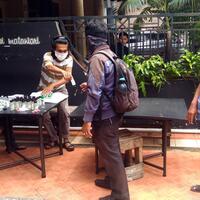 gratis-gerakan-bergotongroyong-bagikan-masker-dan-hand-sanitizer