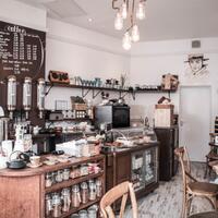 warung-kopi-giras-vs-coffee-shop