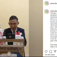 tetap-di-rumah-mahasiswa-ini-jalani-sidang-skripsi-online