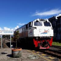 pt-kai-hentikan-perjalanan-kereta-bogor-sukabumi-merak-dan-rangkasbitung