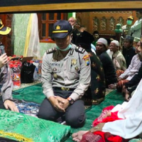 kapolres-gresik-ajak-warga-kota-santri-lawan-dan-cegah-penyebaran-corona