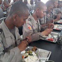 kapolri-ke-kapolda-belikan-personel-bubur-kacang-hijau-telur-hadapi-corona