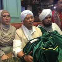 marak-corona-opick-batasi-peziarah-yang-ingin-lihat-rambut-nabi-muhammad