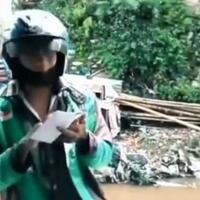 kelar-antar-makanan-driver-ojol-malah-mewek-dapat--surat-cinta