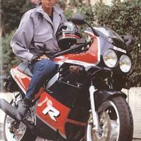 kalau-lihat-motor-ini-rasanya-jadi-pengen-hidup-di-tahun-80an