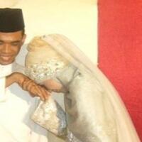 dicerai-ustaz-abdul-somad-mantan-istri-kini-jualan-rendang-jadi-sorotan