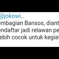 jokowi-bagikan-sembako-disorot-roy-suryo-jangan-lupa-warga-ri-270-juta