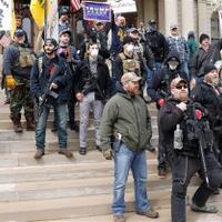 amerika-protest-quotstay-at-homequot-kami-butuh-kerja-sambil-bawa-senjata-api