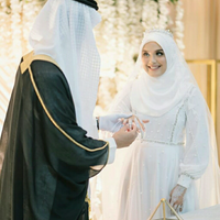 menikah-dengan-pria-keturunan-arab-nih-potret-kebahagiaan-pernikahan-vebby-palwinta