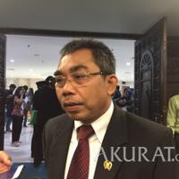 anies--riza-diminta-gunakan-dana-operasionalnya-bantu-warga-miskin