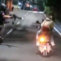 viral-video-anggota-polisi-tembak-tembakan-dengan-pelaku-begal-di-jakarta