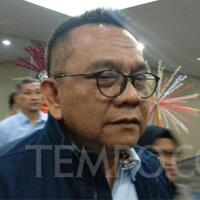wakil-ketua-dprd-dki-bela-anies-baswedan-soal-bansos