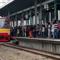 naik-krl-jabodetabek-selama-psbb-wajib-bawa-surat-tugas