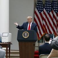 bertengkar-dengan-wartawan-trump-tiba-tiba-setop-konferensi-pers