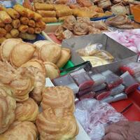 6-kuliner-yang-sering-dicari-para-pemburu-takjil-saat-ramadhan-adakah-favorit-agan