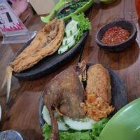 bebek-goreng-sambel-petis