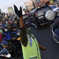 agar-tak-berulah-lagi-polisi-ajak-napi-asimilasi-bantu-atur-lalu-lintas