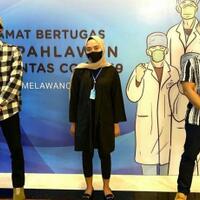 usai-dihujat-habis-habisan-indira-kalistha-dan-suami-kini-jadi-relawan-covid-19