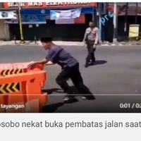 klaim-lockdown-ganggu-perayaan-idul-fitri-pria-ini-nekat-melawan-petugas