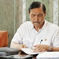 luhut-bawa-kabar-kurang-baik-ri-tak-bisa-segera-hidup-normal