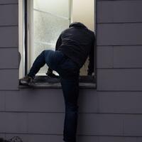 mau-nyuri-hape-maling-tak-sadar-masuk-ruang-isolasi-pasien-covid-19-akibatnya