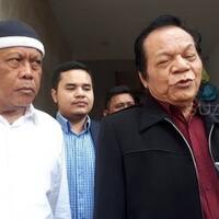 hilang-kendali-hingga-tabrak-pembatas-jalan-eggi-sudjana-kecelakaan