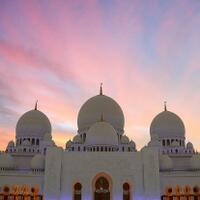 indah-5-masjid-termegah-di-dunia-buat-kamu-ingin-mengunjunginya