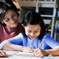 bagaimana-agar-orangtua-bisa-sabar-seperti-guru-saat-bantu-anak-belajar