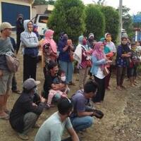 kesal-tak-boleh-melintas-penumpang-bus-lempari-posko-covid-19-di-merangin