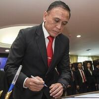 ketua-umum-pssi-angkat-2-jenderal-tni-sebagai-staf-khusus