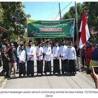 sembuh-dari-corona-santri-tambora-disambut-shalawat-dan-diarak-keliling-kampung