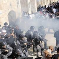 palestinaku-kugapai-engkau-bersama-kedua-tanganku