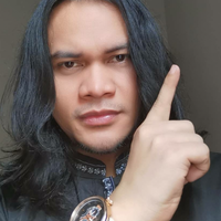 mbah-mijan-pamer-tuyul-di-twitter-mukanya-bule-tapi-penyok