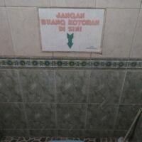 tulisan-di-tempat-umum-ini-bikin-bingung-sambil-ngakak