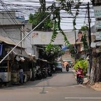 masuk-zona-merah-markas-fpi-di-petamburan-sepi-gerbang-ditutup