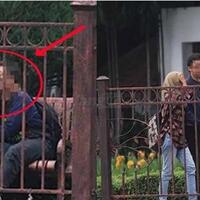 heboh-sepasang-biawak-berpelukan-mesra-di-pinggir-jalan-ramai-benarkah-korban-ldr