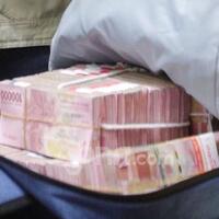 usai-mencuri-uang-rp-800-juta-za-langsung-tidur-di-hotel