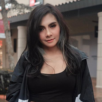 penyanyi-cantik-ini-ngaku-stres-usai-lepas-hijab--tampil-seksi