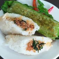 membuat-gogos-lemper-ikan-bakar-ala-makassar