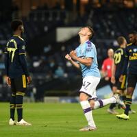 arsenal-lupa-main-sepak-bola-manchester-city-hajar-3-0