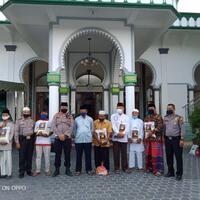 polsek-medan-area-berbagi-sembako-menjelang-hut-bhayangkara-ke-74